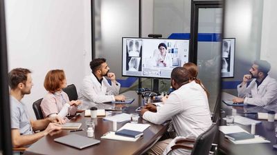 1-Feature-image-A-diverse-team-collaborating-via-video-conferencing-in-remote-and-hybrid-project-environments-3.jpg (400×225)